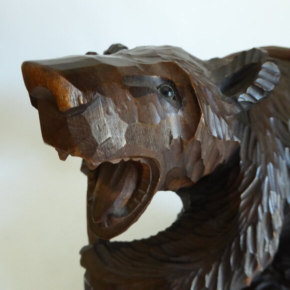 VINTAGE 12” JAPANESE AINU HOKKAIDO CARVED WOOD BEAR WITH CUB SALMON SCULPTURE - Picture 10 of 14